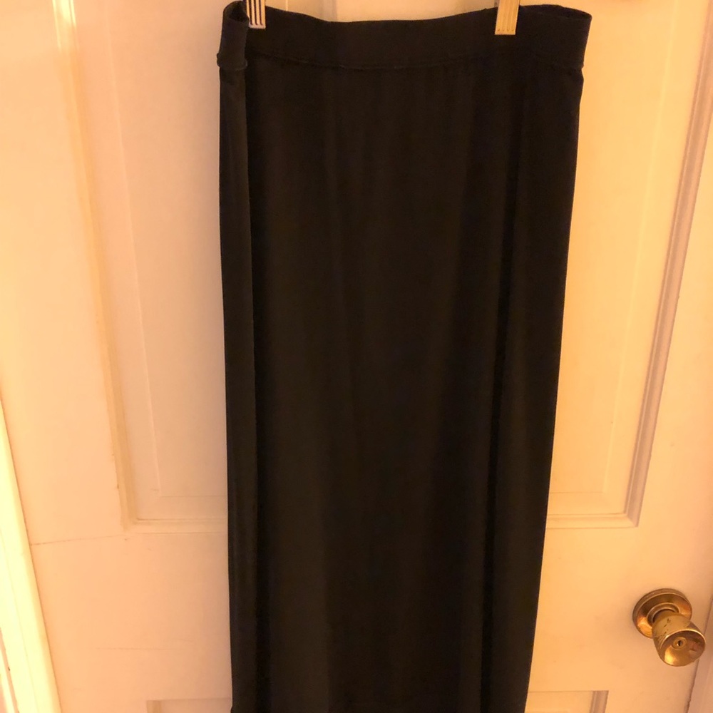 Women’s black maxi skirt.